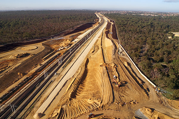 Mitchell Freeway Extension uses new Dog Bone design